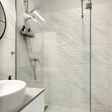 Linden 104 - Adults Only